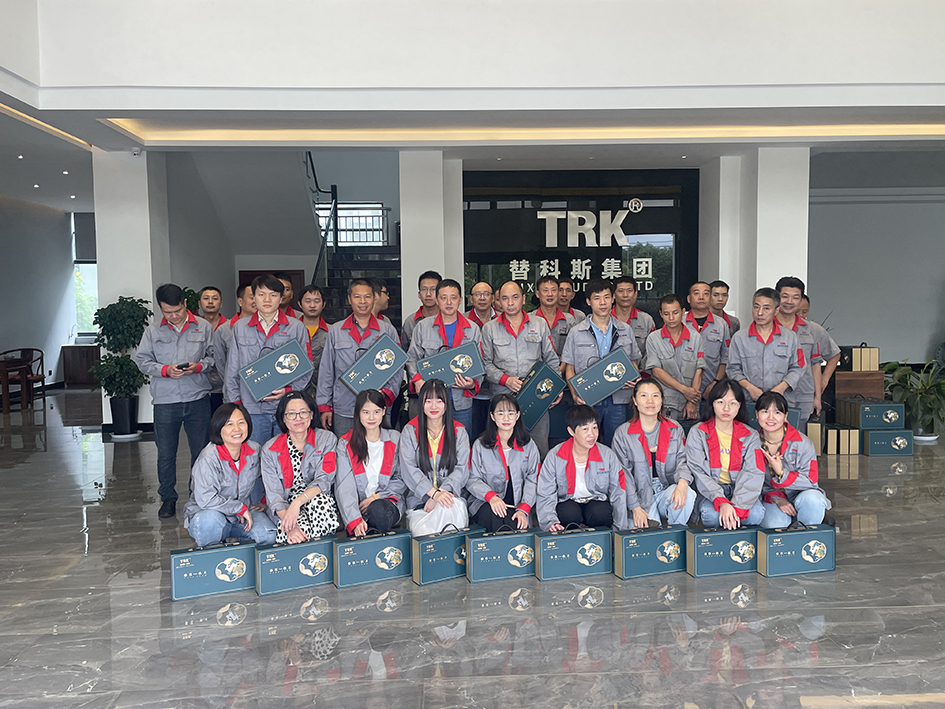 福利月中秋餅，替科斯感謝所有同事的努力